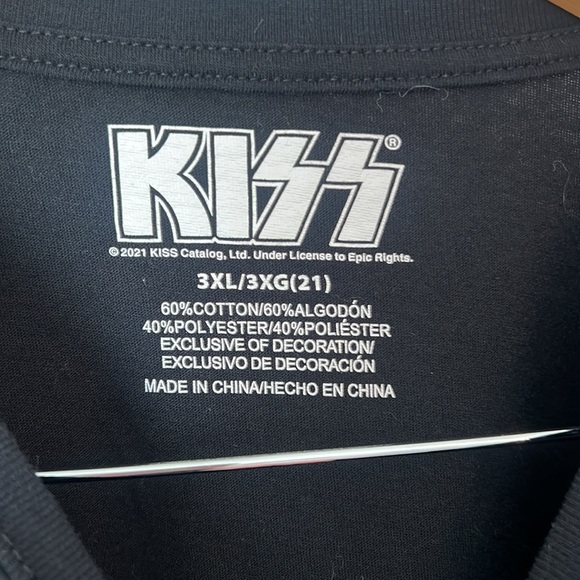 Kiss Crop top - Picture 3 of 4